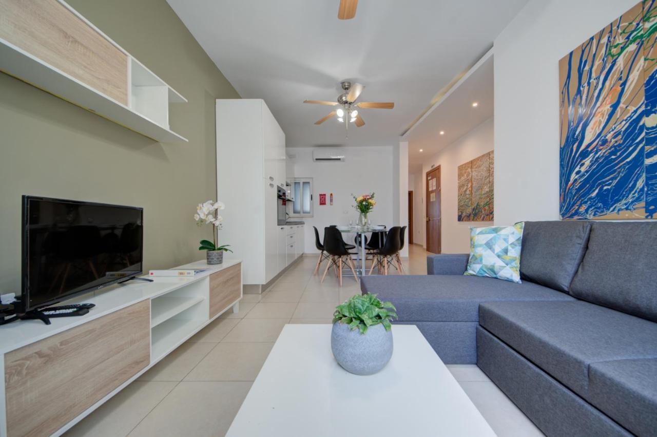 Azure Haven - Gzira Apartments And Penthouse By Shortletsmalta Bagian luar foto