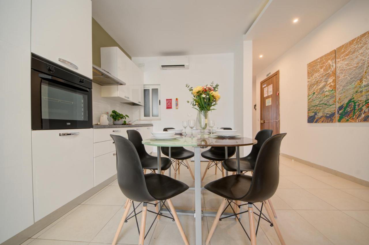 Azure Haven - Gzira Apartments And Penthouse By Shortletsmalta Bagian luar foto