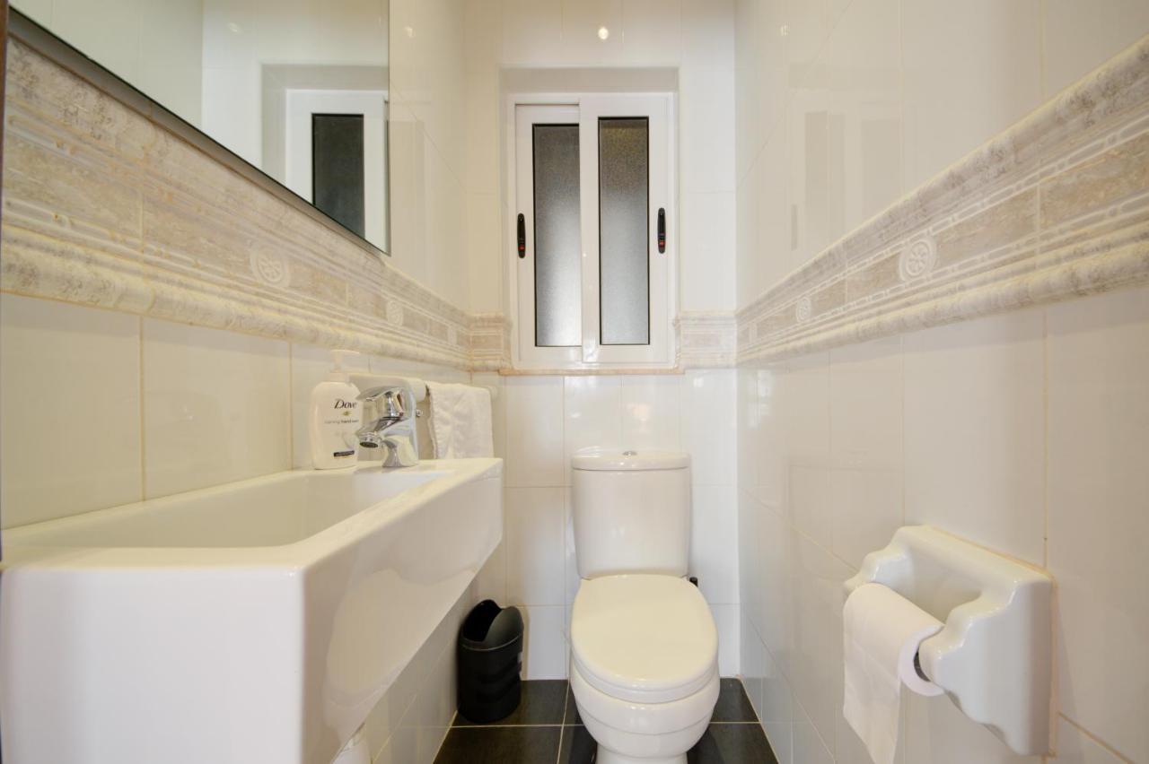 Azure Haven - Gzira Apartments And Penthouse By Shortletsmalta Bagian luar foto