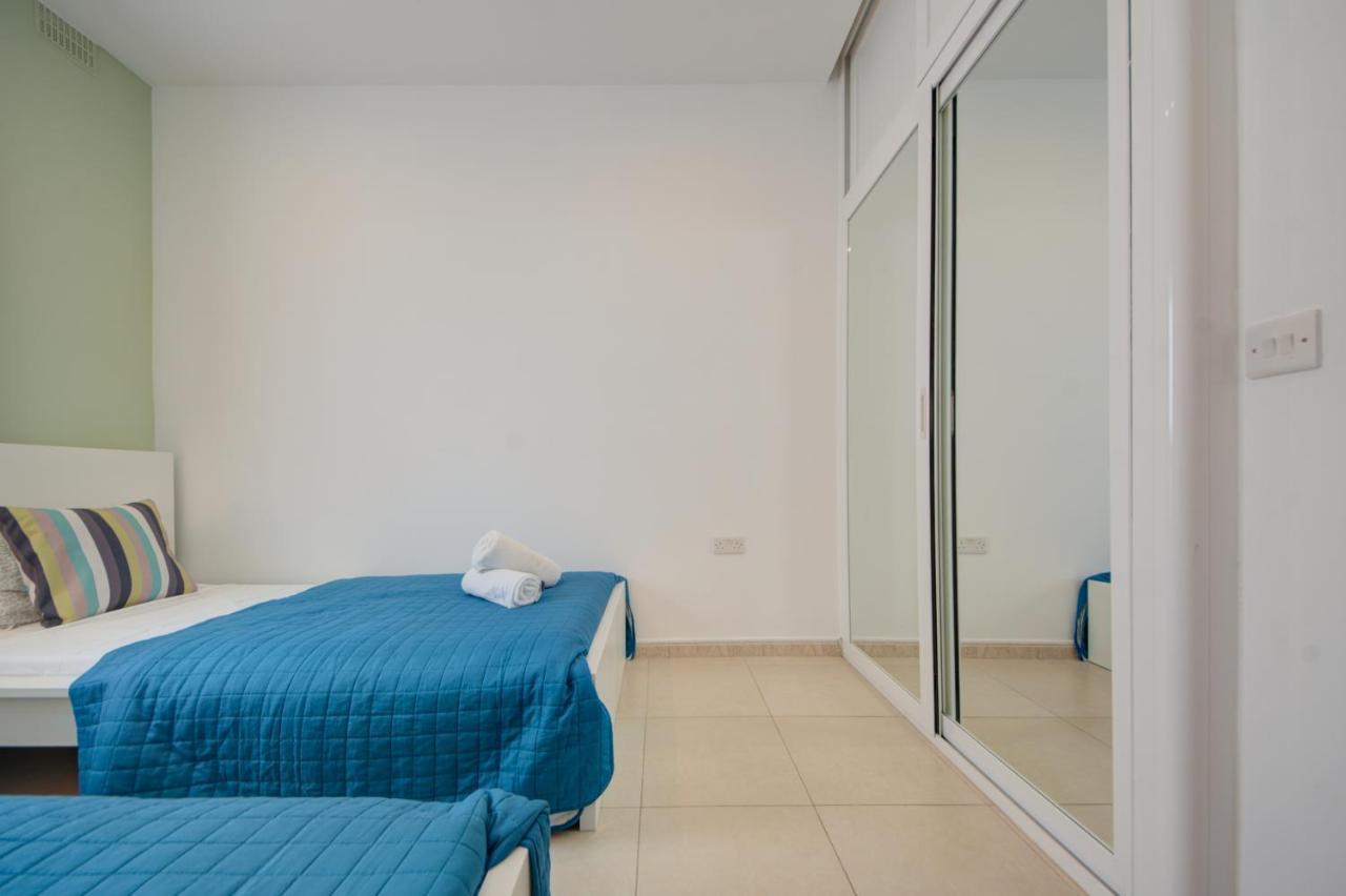 Azure Haven - Gzira Apartments And Penthouse By Shortletsmalta Bagian luar foto