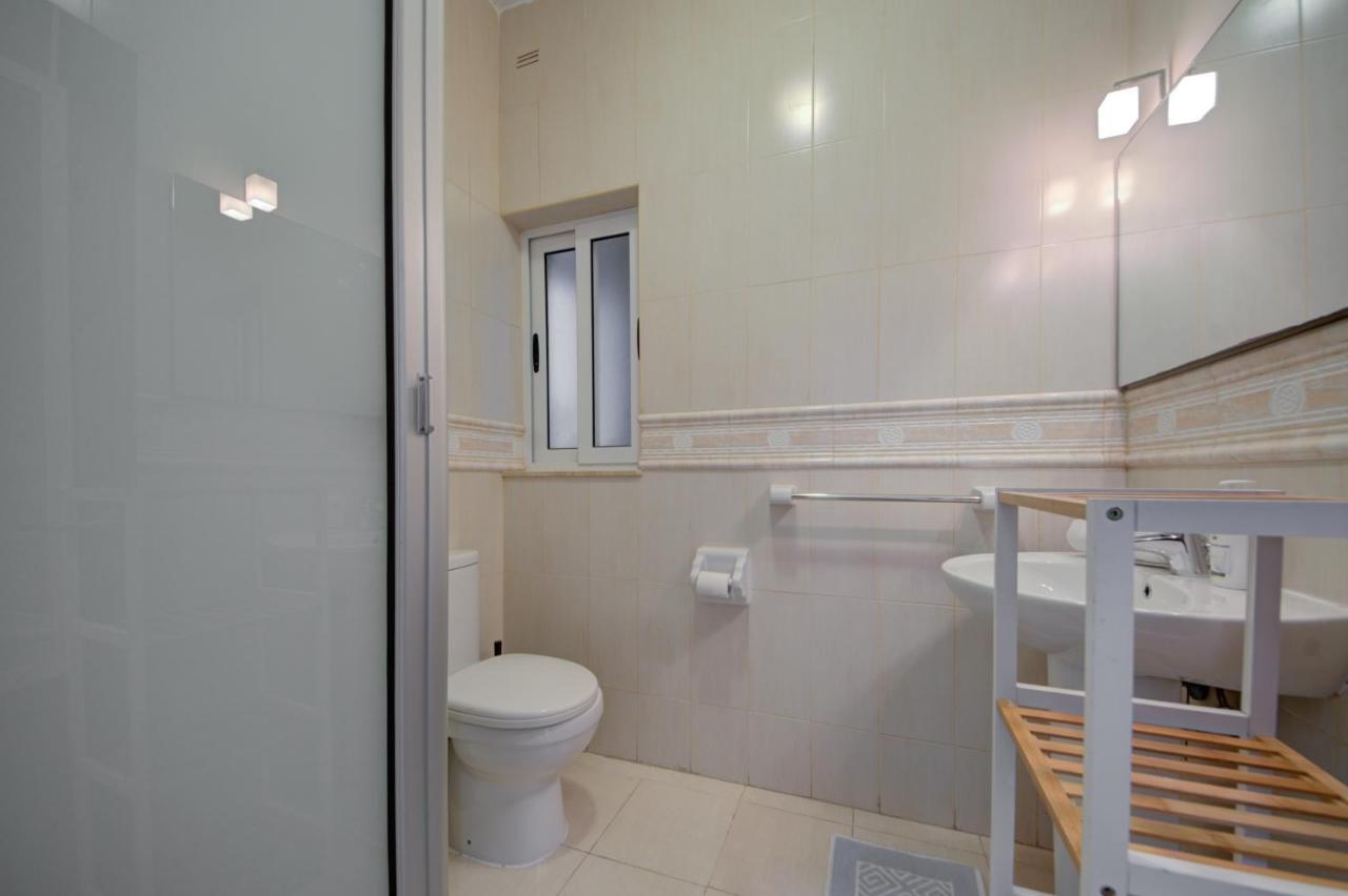 Azure Haven - Gzira Apartments And Penthouse By Shortletsmalta Bagian luar foto