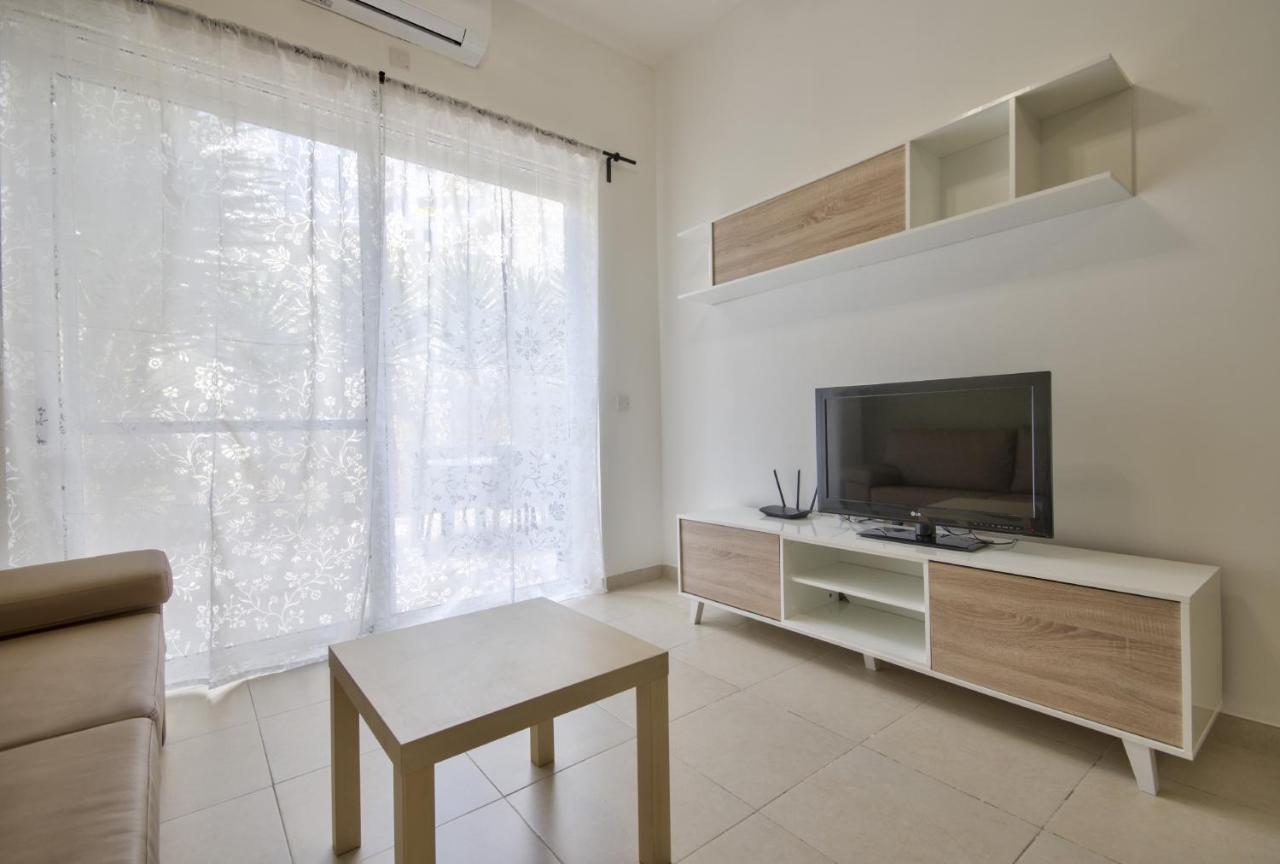 Azure Haven - Gzira Apartments And Penthouse By Shortletsmalta Bagian luar foto