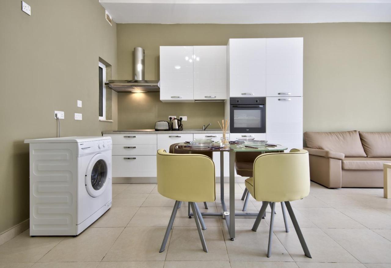 Azure Haven - Gzira Apartments And Penthouse By Shortletsmalta Bagian luar foto
