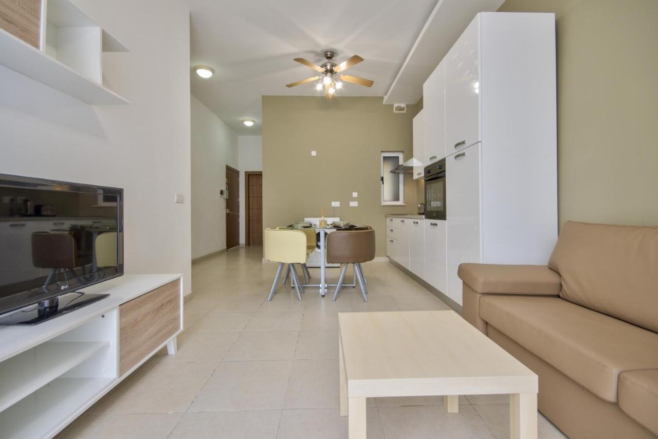 Azure Haven - Gzira Apartments And Penthouse By Shortletsmalta Bagian luar foto