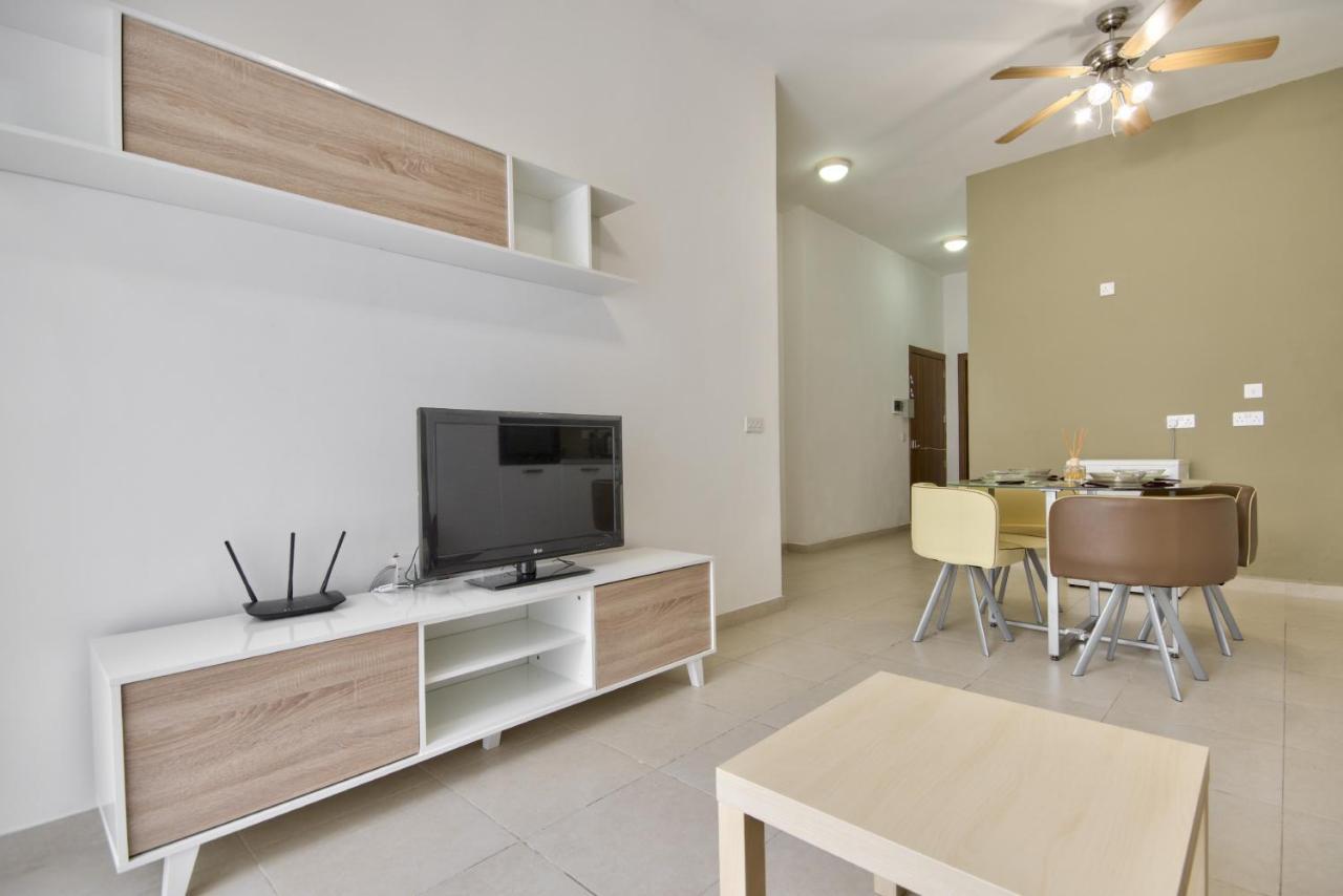 Azure Haven - Gzira Apartments And Penthouse By Shortletsmalta Bagian luar foto