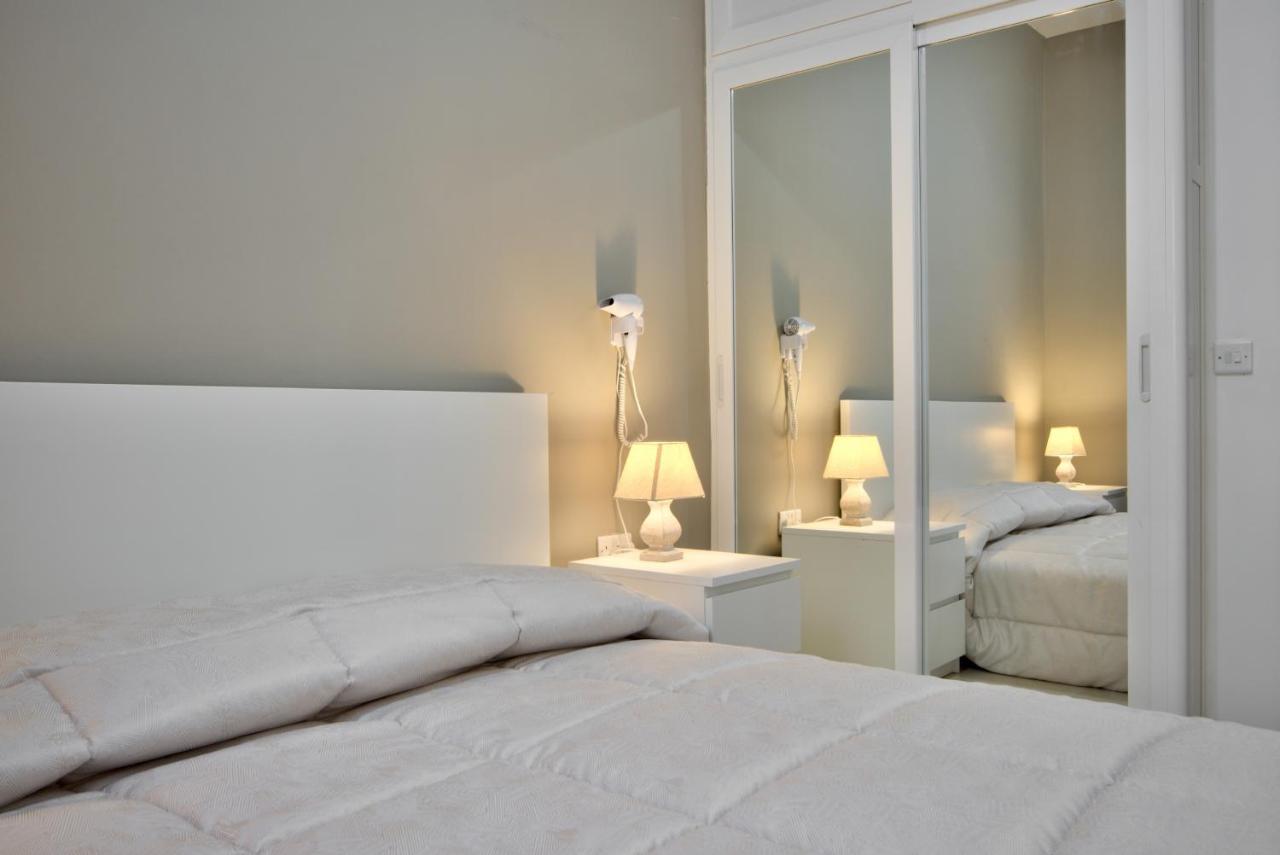 Azure Haven - Gzira Apartments And Penthouse By Shortletsmalta Bagian luar foto