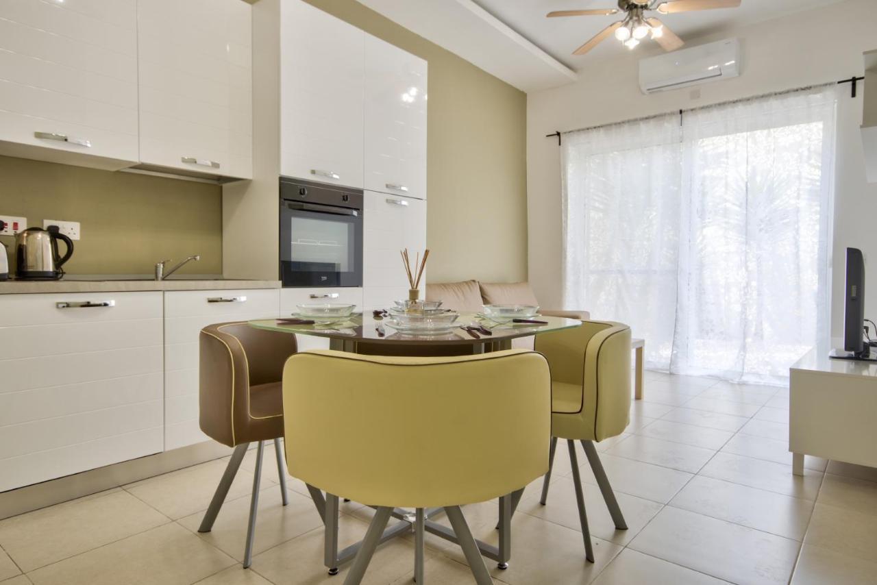 Azure Haven - Gzira Apartments And Penthouse By Shortletsmalta Bagian luar foto