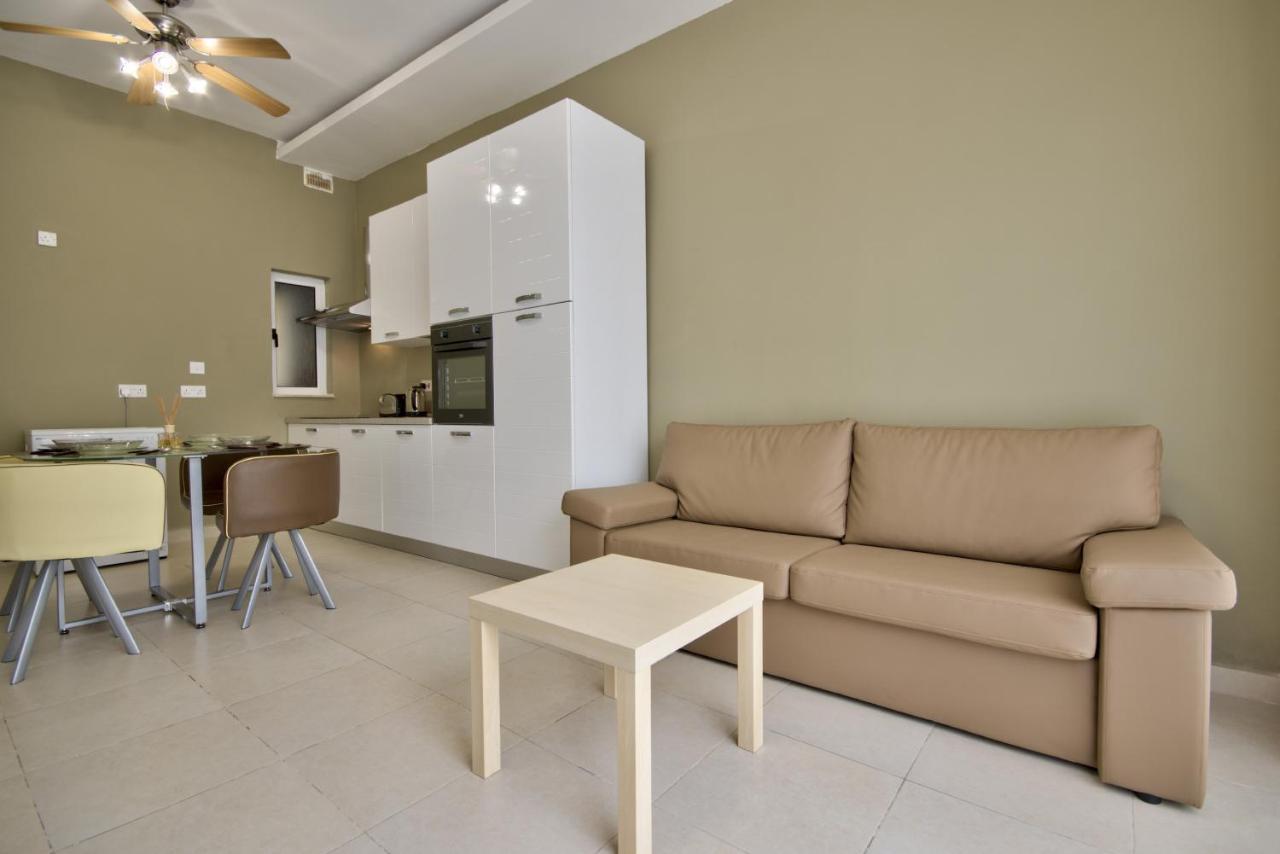 Azure Haven - Gzira Apartments And Penthouse By Shortletsmalta Bagian luar foto